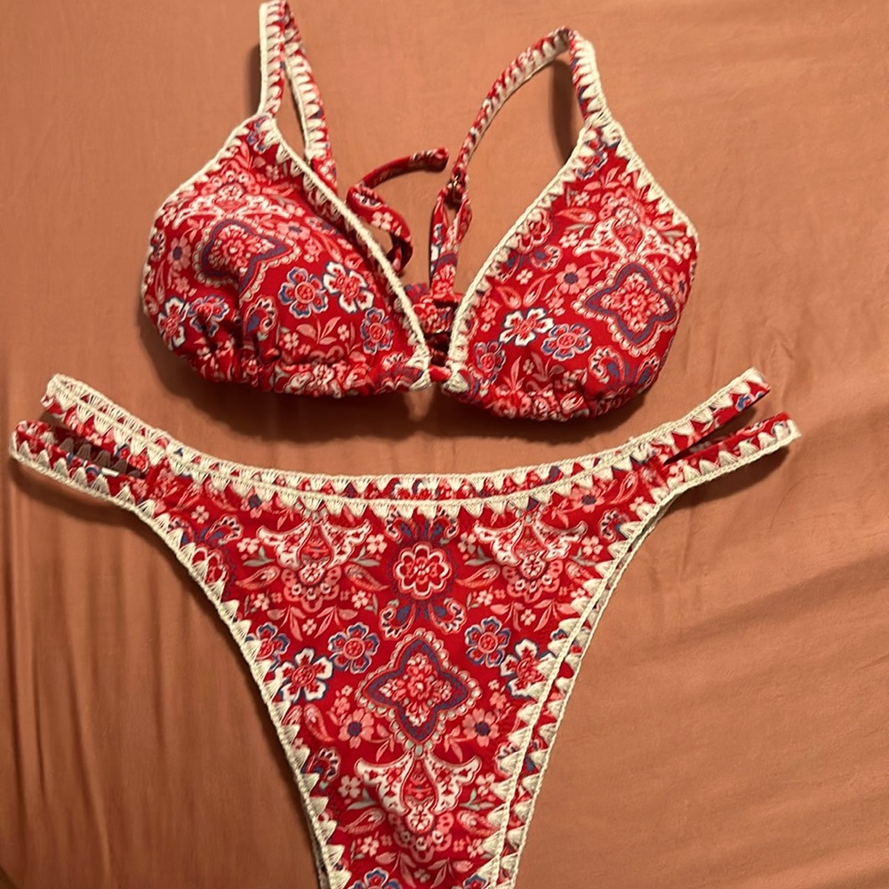 Red and white holister swim set